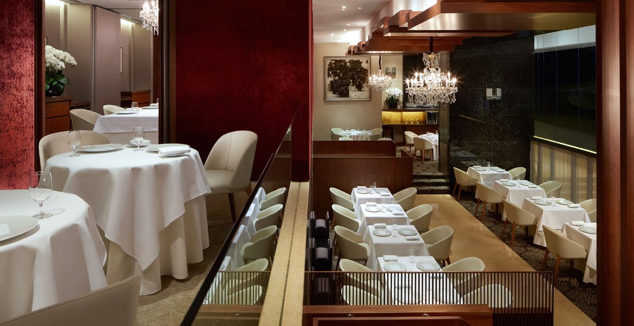 Les Amis Restaurant