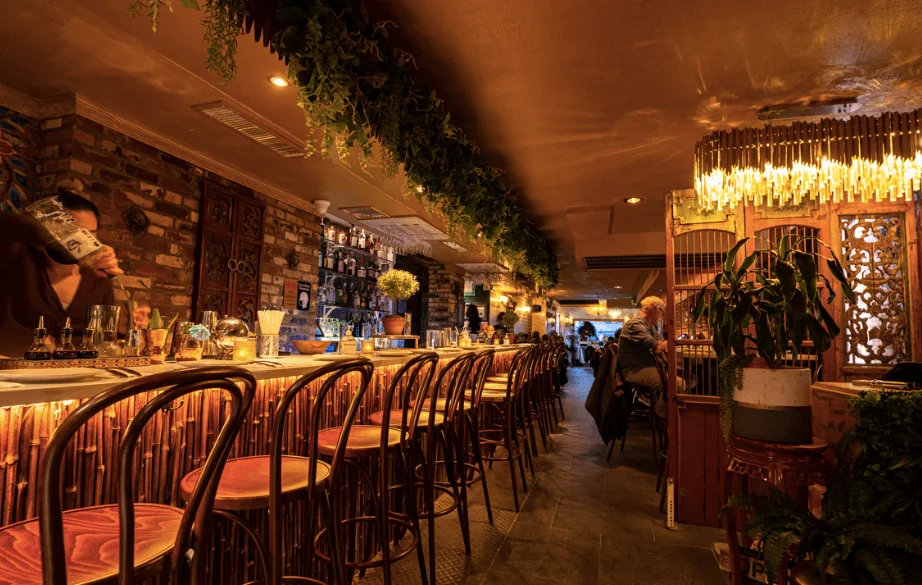 interior picture of singapura nyc restaurant