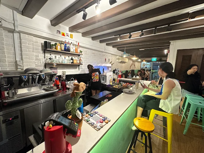 huevos bar area