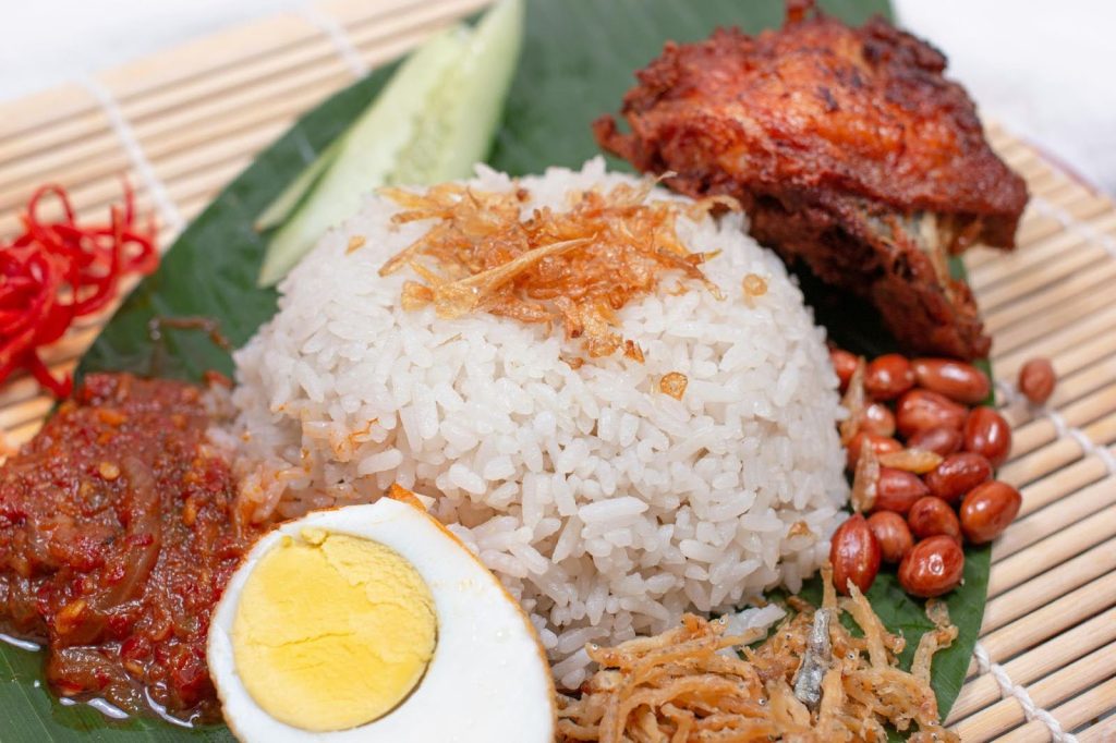 singapore iconic nasi lemak