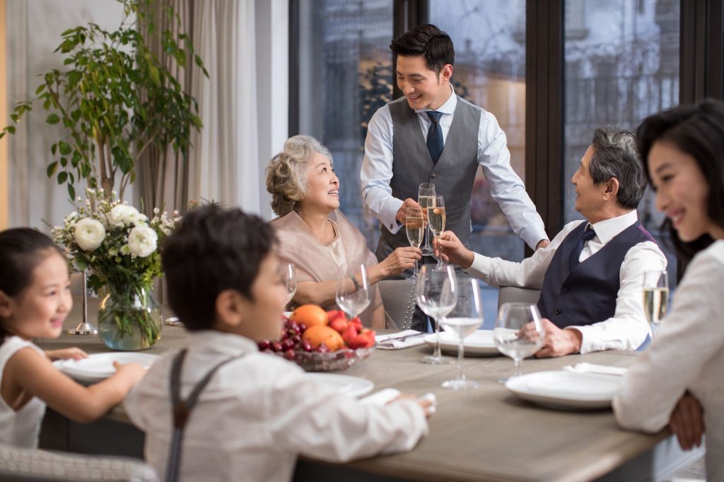 Restaurant etiquette – All you need to know